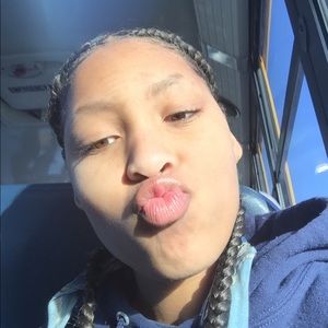 Meet your Posher, Amariya